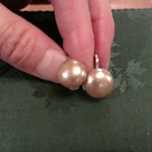 Vintage screw back earrings!